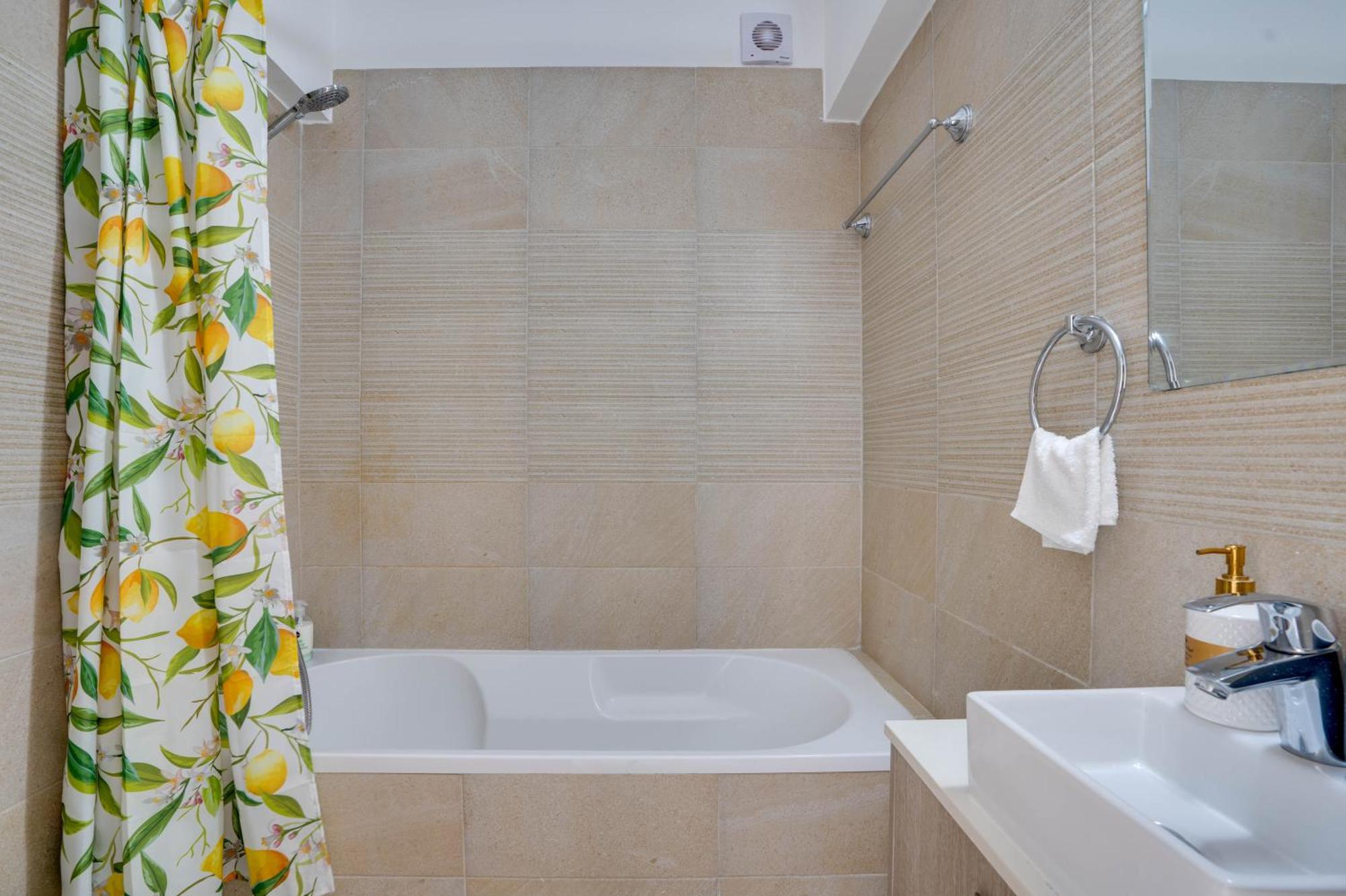 Lemon Paradise Centre 200m From * Larnaca
